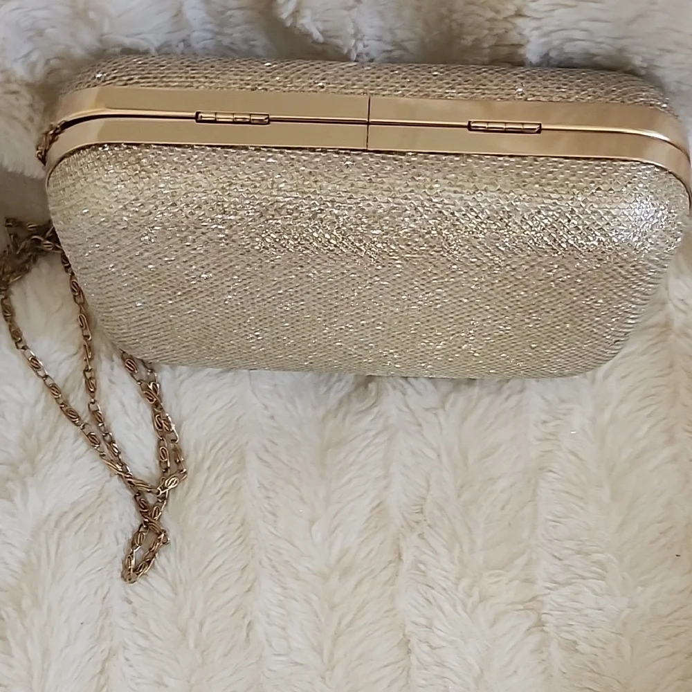 Like new Gold Clutch with Chain strap  (removable) - Picture 4 of 4